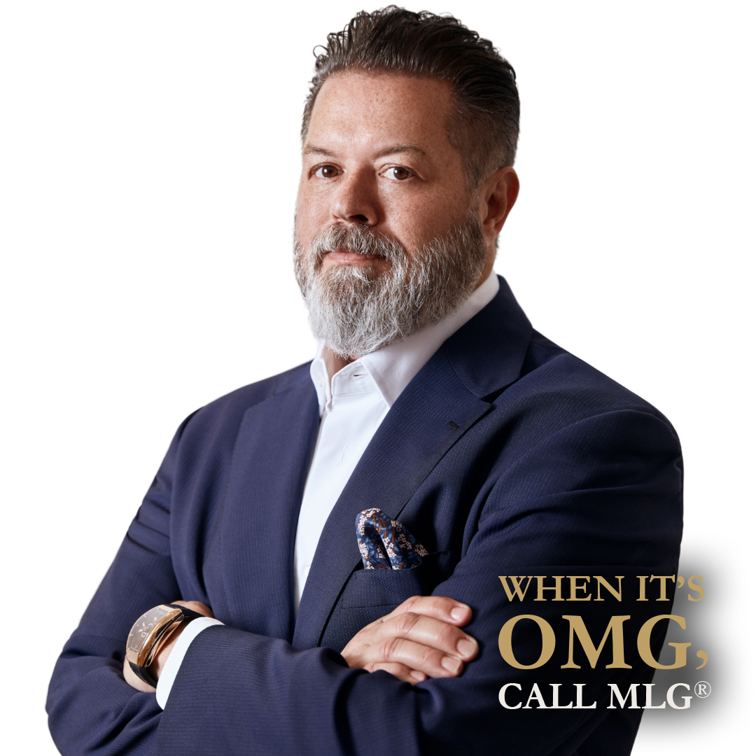 Thomas Morgan con el eslogan registrado WHEN IT'S OMG, CALL MLG®